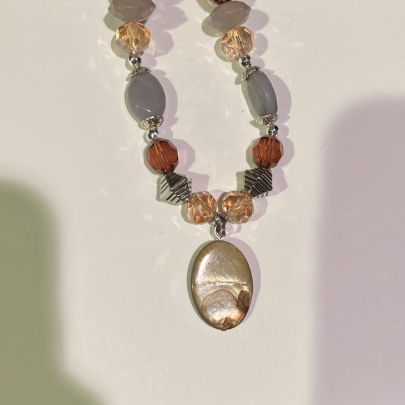 ✨Gift Set✨ - Mother of Pearl Necklace & Earrings, with Glass Beads - Picture 6 of 7